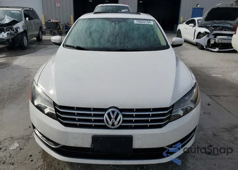2013 Volkswagen Passat Se z USA, uszkodzony, nr VIN 1VWBN7A32DC012759